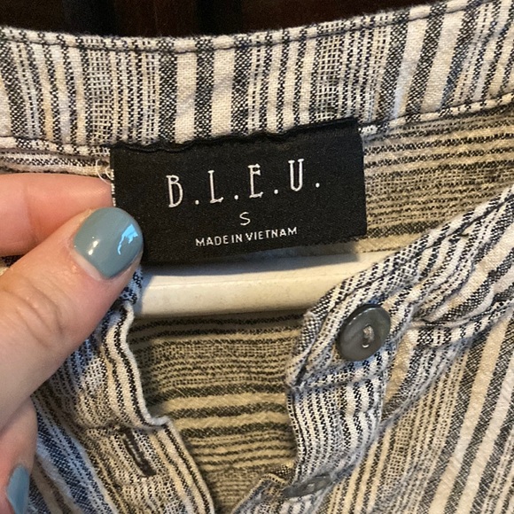 B.L.E.U Rails Striped Button-Up Shirt - Picture 3 of 7